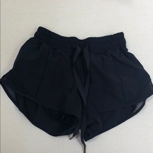 Lululemon Hotty Hot Short 2.5’